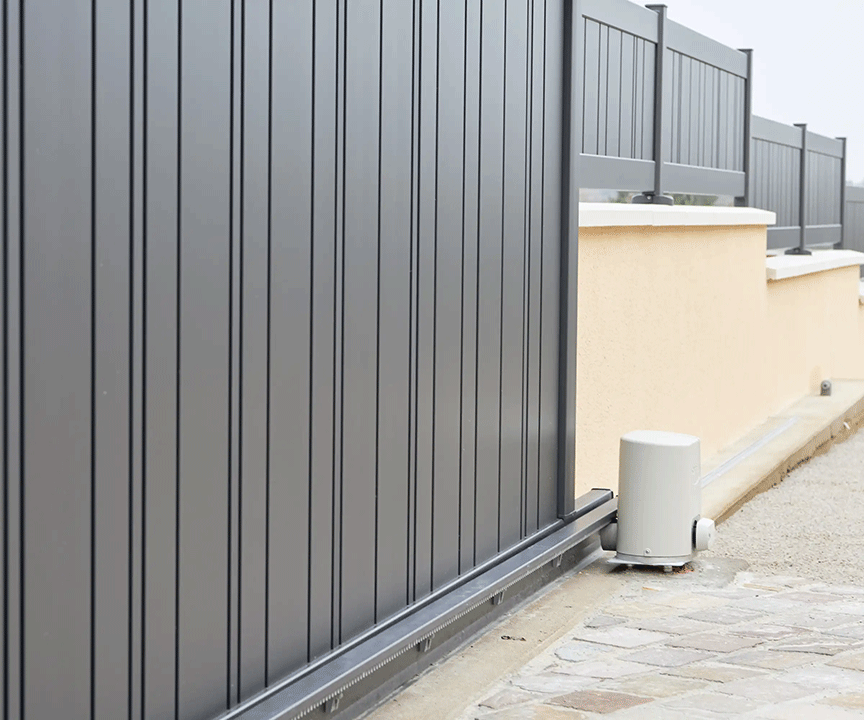 Motorisation d'un portail en aluminium Kostum