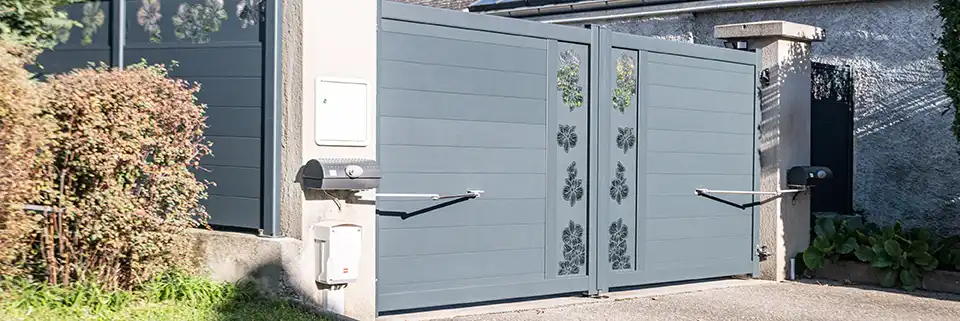 portail battant décor aluminium cado kostum