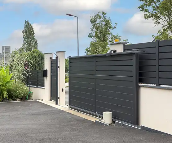 portail coulissant semi-plein aluminium Kabig Kostum