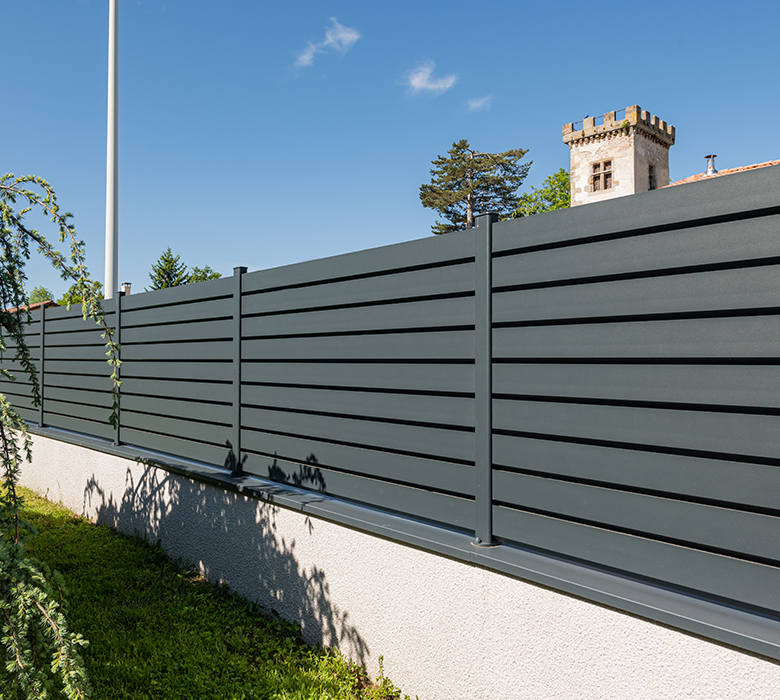 Clôture en aluminium Kostum | Modèle Litenn | Lames brise-vue