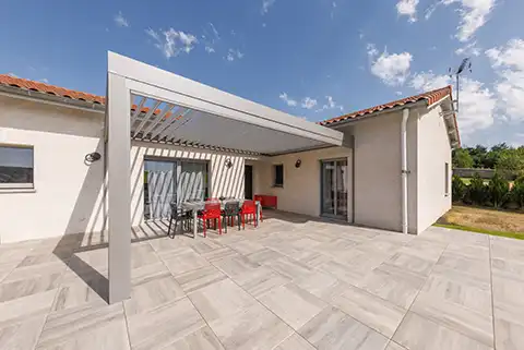 Pergola adossée en aluminium Lily Kostum