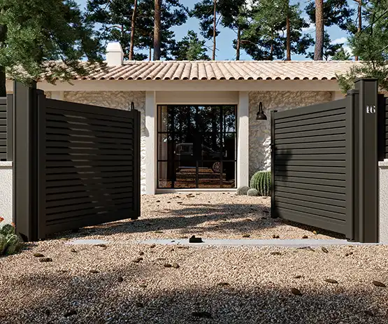 Portail battant persienné en aluminium Lemm Kostum