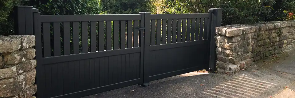 Portail battant semi-plein en aluminium Argoat Kostum