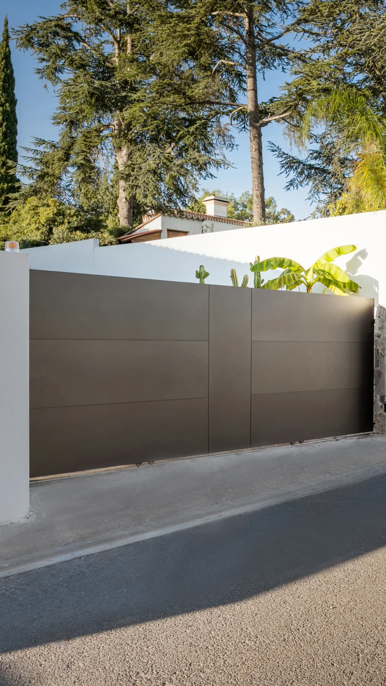 Puertas y vallas de aluminio Kostum