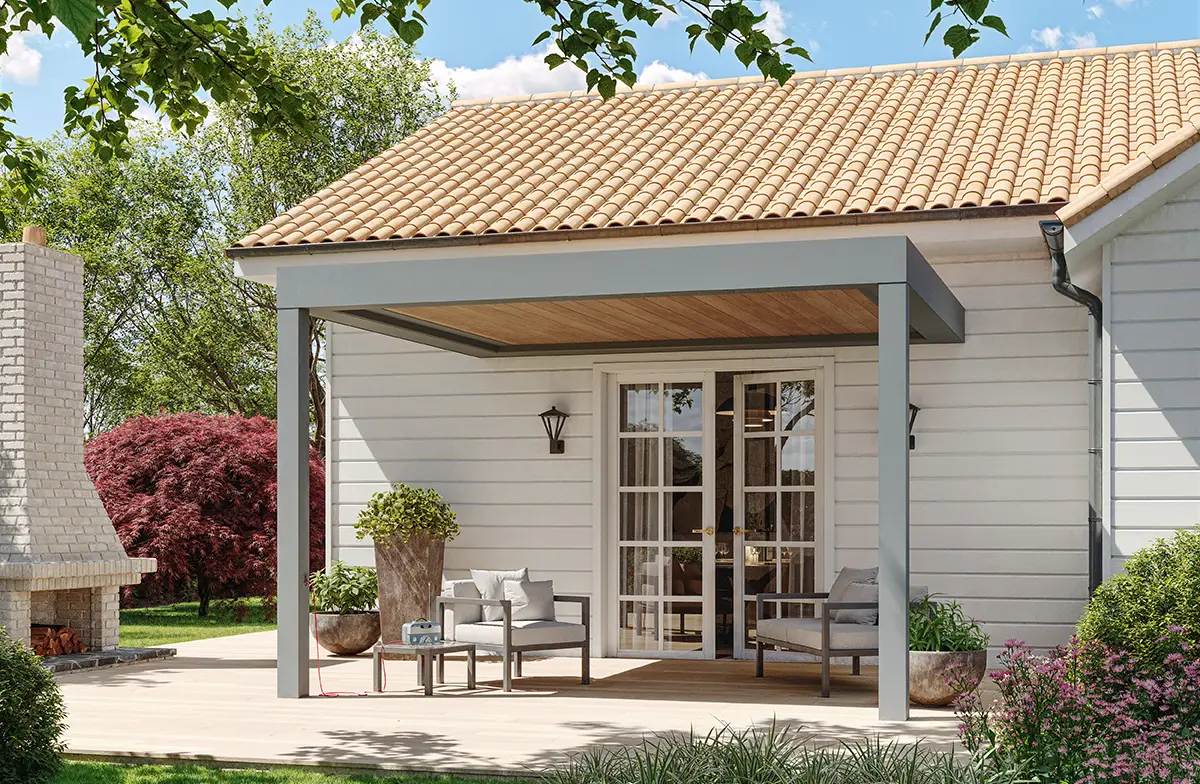 Pérgola adosada de lamas de aluminio Lily